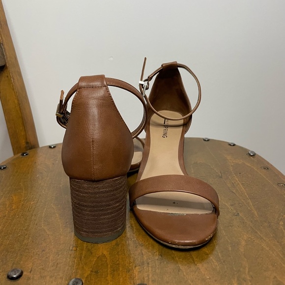 Call it spring sandals size 6 - Picture 3 of 3